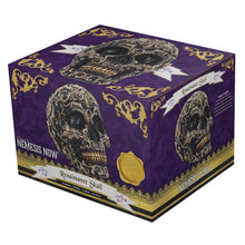 Laden Sie das Bild in den Galerie-Viewer, Ornate Black and Gold Skull Ornament Gothic Home Décor Elegant Skull Sculpture