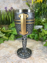 Laden Sie das Bild in den Galerie-Viewer, Exquisite Templar Knight Helmet Medieval Style Goblet Handcrafted with Resin and Metal-OsirisTradingUK
