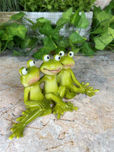 Laden Sie das Bild in den Galerie-Viewer, Hilarious Frog Crew Resin Figurine Garden Ornament Lawn Decoration-OsirisTradingUK