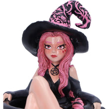Load image into Gallery viewer, Baie Rose Sugar & Spice Witch Figurine 14.5cm – Mystical Pink Witch Collectible Decor with Cauldron and Pentacle