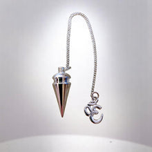 Laden Sie das Bild in den Galerie-Viewer, Metal Cone Pendulum + Om Charm Divination Tool Dowsing Healing Chakra Reiki