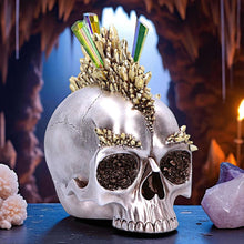 Laden Sie das Bild in den Galerie-Viewer, Gothic Crystal Mohawk Skull Ornament Chrome Punk Crystal Fantasy Figurine