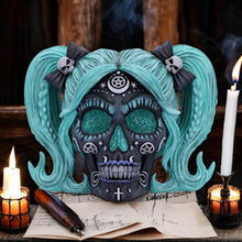 Laden Sie das Bild in den Galerie-Viewer, Witchy Skull Gothic Statue Occult Altar Figurine Home Decor Ornament Halloween