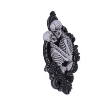 Laden Sie das Bild in den Galerie-Viewer, Dark Gothic Baroque Romantic Skeleton Wall Decor Halloween Lovers Ornament