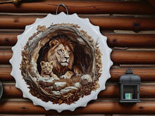 Laden Sie das Bild in den Galerie-Viewer, Majestic Lion Family Metal Wall Art 40cm Safari Jungle Animal Bottle Cap Plaque