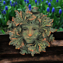 Load image into Gallery viewer, Green Spirit Weatherproof Garden Wall Plaque - Outdoor/Indoor Greenman Decor 13x13 cm Resin