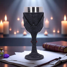 Laden Sie das Bild in den Galerie-Viewer, Gothic Bat Wine Goblet | Vampire Kitchen Barware | Black Resin Chalice 19.5cm