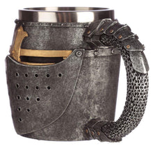 Laden Sie das Bild in den Galerie-Viewer, Medieval Knight Helmet Mug | Gothic Tankard with Stainless Steel Insert 11cm