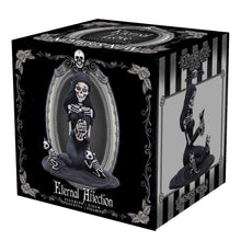 Laden Sie das Bild in den Galerie-Viewer, Eternal Affection Gothic Skeleton Statue with Cats Sculpture Dark Romantic Decor