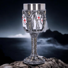 Laden Sie das Bild in den Galerie-Viewer, Valiant Knight Chalice - Medieval Resin Goblet with Stainless Steel Insert, Templar Cross Decor