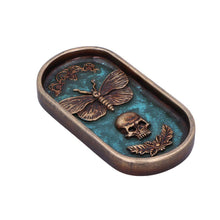 Laden Sie das Bild in den Galerie-Viewer, Dark Gothic Moth Skull Incense Stick Holder | Ornate Resin Burner Alternative Decor