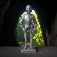 Laden Sie das Bild in den Galerie-Viewer, Gothic Knight Figure in Full Armour 17.5cm Resin Collectible Medieval Soldier Statue