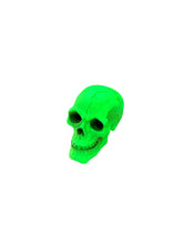 Laden Sie das Bild in den Galerie-Viewer, Small Glow-in-the-Dark Gothic Skull Ornament - 5cm Miniature Skeleton Head, Halloween Decor, Spooky Gothic Gift