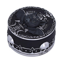 Laden Sie das Bild in den Galerie-Viewer, Gothic Malpuss Cat Trinket Box Cult Cuties Vampire Familiar Skull Occult Design
