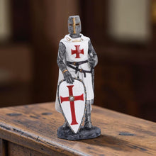 Laden Sie das Bild in den Galerie-Viewer, Templar Knight Figurine 16.6cm Medieval Crusader Statue Historical Gothic Decor