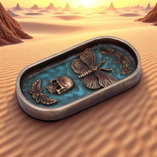 Laden Sie das Bild in den Galerie-Viewer, Dark Gothic Moth Skull Incense Stick Holder | Ornate Resin Burner Alternative Decor