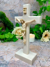 Laden Sie das Bild in den Galerie-Viewer, Ash Wood Crucifix Resin Corpus Christi Jesus Christ Cross Religious Ornament