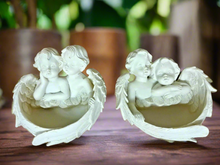 Laden Sie das Bild in den Galerie-Viewer, Pair of Guardian Angels Cherub Figurine - Handcrafted Resin Sculpture, 11 x 11.7 cm