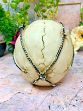 Load image into Gallery viewer, Barbed Skull Sculpture Figurine Gothic Horror Ornament Figure Decoration Gift-OsirisTradingUK