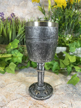 Laden Sie das Bild in den Galerie-Viewer, Exquisite Templar Knight Helmet Medieval Style Goblet Handcrafted with Resin and Metal-OsirisTradingUK