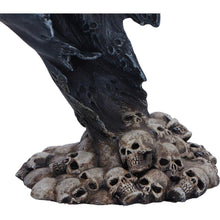 Laden Sie das Bild in den Galerie-Viewer, Dark Reaper Candle Stand Gothic Horror Skull Pile Sculpture Halloween Decor