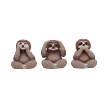 Laden Sie das Bild in den Galerie-Viewer, Three Wise Sloths Figurines See No, Hear No, Speak No Evil Nature Statues Decor