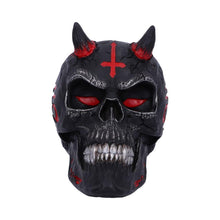 Laden Sie das Bild in den Galerie-Viewer, James Ryman Infernal Skull Figurine 20cm | Gothic Red & Black Devil Skull Ornament
