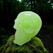 Load image into Gallery viewer, Glow-in-the-Dark Resin Skull - Luminous Gothic Decor, Unique Collectible Ornament, 13 cm