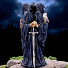 Laden Sie das Bild in den Galerie-Viewer, Dark Mystic Candle Holder Gothic Hooded Figures Ornament Fantasy Skull Sword