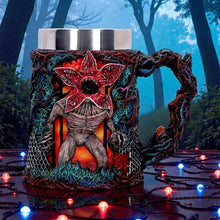 Laden Sie das Bild in den Galerie-Viewer, Stranger Things Demogorgon Mug Tankard Official Licensed Horror Collectible
