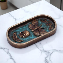 Laden Sie das Bild in den Galerie-Viewer, Dark Gothic Moth Skull Incense Stick Holder | Ornate Resin Burner Alternative Decor