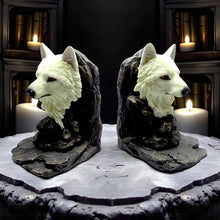 Load image into Gallery viewer, Majestic Wolf Bust Bookends Wildlife Ornament Animal Lovers Gift Rustic Display