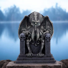 Load image into Gallery viewer, Cthulhu Throne Statue 18.3cm - Hand-Painted Resin Figurine, Gothic Home Decor