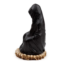 Laden Sie das Bild in den Galerie-Viewer, Hooded Grim Reaper Incense Burner | Spooky Gothic Decor | LED Skull Base Ashcatcher