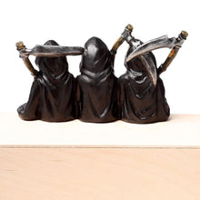 Laden Sie das Bild in den Galerie-Viewer, Gothic Reapers Shelf Sitters Figurine Skeleton Halloween Fantasy Art Ornament