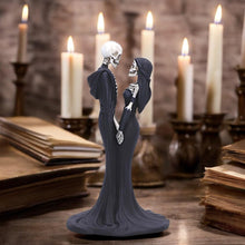 Laden Sie das Bild in den Galerie-Viewer, Gothic Skeleton Couple Figurine 24cm - Romantic Gothic Decor Ornament - Hand-Painted Sculpture