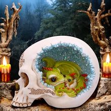 Laden Sie das Bild in den Galerie-Viewer, Dragon Resting in Skull Figurine 15cm - Crystal Cave Mother & Baby Dragon Ornament - Gothic Fantasy Decor