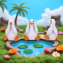 Laden Sie das Bild in den Galerie-Viewer, 3 Wise Goofy Geese Figurines See No Hear No Speak No Evil Funny Animal Decor