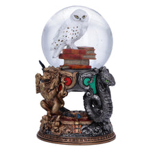 Laden Sie das Bild in den Galerie-Viewer, Official Harry Potter Hedwig Snow Globe - Detailed Fantasy Collectible 18.5cm