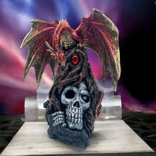 Laden Sie das Bild in den Galerie-Viewer, Gothic Ruby Dragon Statue with Skull and LED - Multi-Color Light Fantasy Ornament