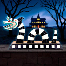 Laden Sie das Bild in den Galerie-Viewer, Official Beetlejuice Sandworm Statue Gothic Movie Memorabilia Horror Film Figure