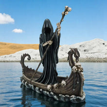 Laden Sie das Bild in den Galerie-Viewer, Reaper Ferryman Resin Statue Dark Fantasy Figurine Skull Decor Gothic Home Ornament