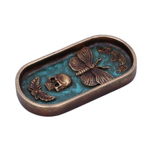 Laden Sie das Bild in den Galerie-Viewer, Dark Gothic Moth Skull Incense Stick Holder | Ornate Resin Burner Alternative Decor