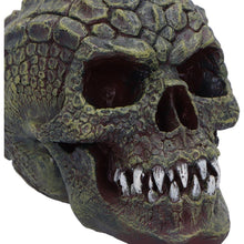 Laden Sie das Bild in den Galerie-Viewer, Reptilian Skull Ornament Gothic Decor Fantasy Art