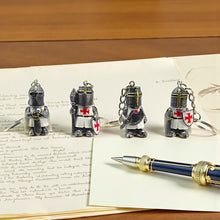 Laden Sie das Bild in den Galerie-Viewer, Templar Knight Keychain Set of 4 Miniature Crusader Keyrings Medieval Favours