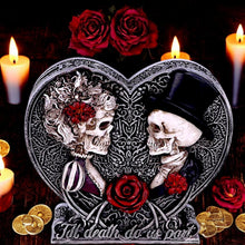 Laden Sie das Bild in den Galerie-Viewer, Till Death Do Us Part Skeleton Money Box | Gothic Couple Skull Heart Bank 17.1cm | Gothic Wedding Gift
