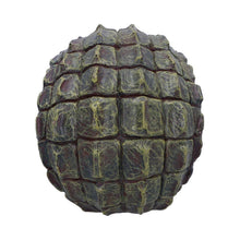 Laden Sie das Bild in den Galerie-Viewer, Reptilian Skull Ornament Gothic Decor Fantasy Art