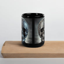 Laden Sie das Bild in den Galerie-Viewer, Mystischer Totenkopfbecher mit Totenkopfmotiv – Dekor mit Gothic-Hexerei-Symbol – Esoterisches okkultes Geschenk