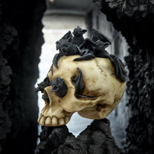Laden Sie das Bild in den Galerie-Viewer, Gothic Skull with Bats Figurine - Halloween Altar Ornament, 14cm