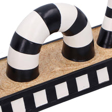 Laden Sie das Bild in den Galerie-Viewer, Official Beetlejuice Sandworm Statue Gothic Movie Memorabilia Horror Film Figure